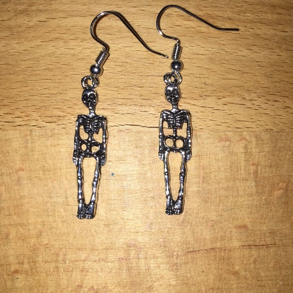 Vintage skeleton earrings - Picture 4 of 5